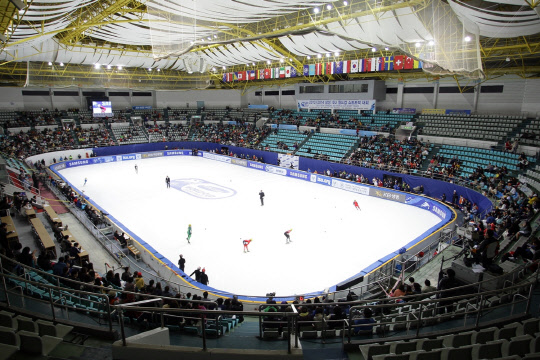 여의도 메리어트 이그제큐티브 아파트먼트 서울이 2017년 2월 28일까지 가족, 친구, 커플을 위한 버블링크닷컴 패키지(Bubblerink.come package)를 선보인다. 편안한 숙면을 제공하는 객실 1박과 함께 객실 내 인디언 텐트 또는 엑스트라 베드를 설치해 아이만의 특별한 보금자리를 만들어준다. 분위기를 한껏 낼 수 있도록 모엣 샹동의 샴페인 2병(200ml)과 호텔에서 가까운 목동 아이스링크의 입장권 2매를 선물로 제공한다. 메리어트 이그제큐티브 아파트먼트 제공